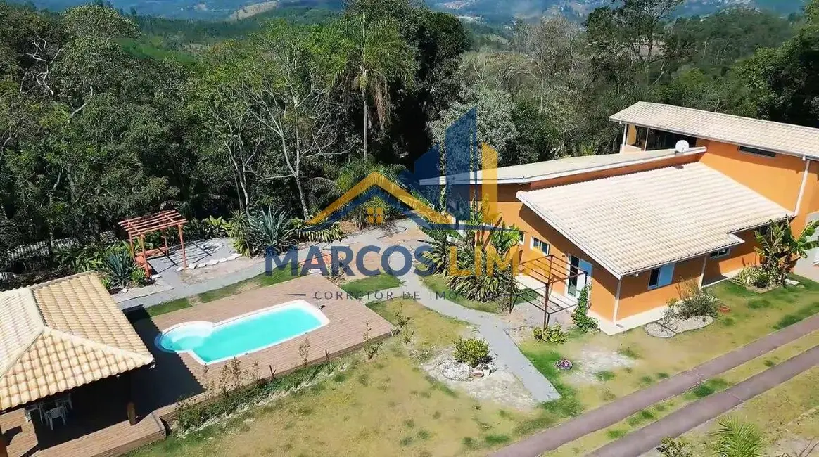 Chácara com 3 quartos à venda, 4200m2 em Portão, Atibaia - SP - imagem 1 Foto 1 de Chácara com 3 quartos à venda, 4200m2 em Portão, Atibaia - SP