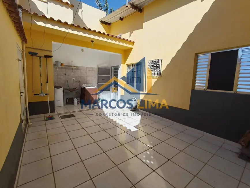 Foto 8 de Casa com 2 quartos à venda e para alugar, 300m2 em Mairipora - SP