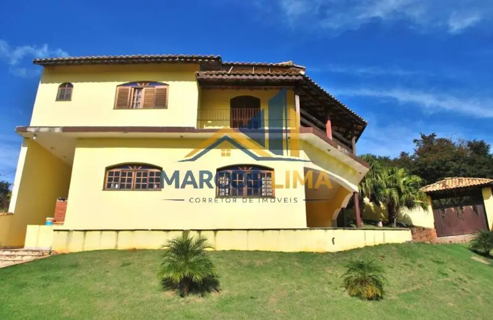 Chácara com 3 quartos à venda, 577m2 em Piracaia - SP - imagem 4 Foto 4 de Chácara com 3 quartos à venda, 577m2 em Piracaia - SP