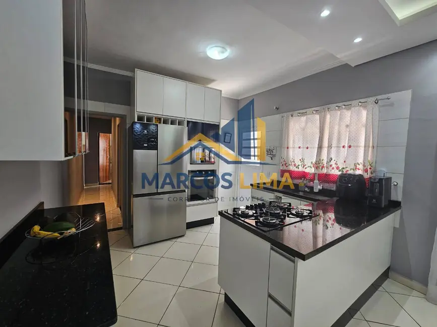 Foto 5 de Casa com 2 quartos à venda, 132m2 em Jardim Imperial, Atibaia - SP
