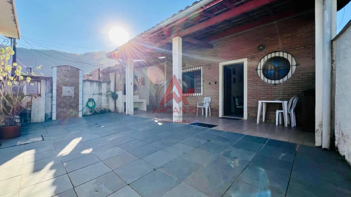 Casa com 2 quartos à venda, 143m2 em Ubatuba - SP - imagem 1 Foto 1 de Casa com 2 quartos à venda, 143m2 em Ubatuba - SP
