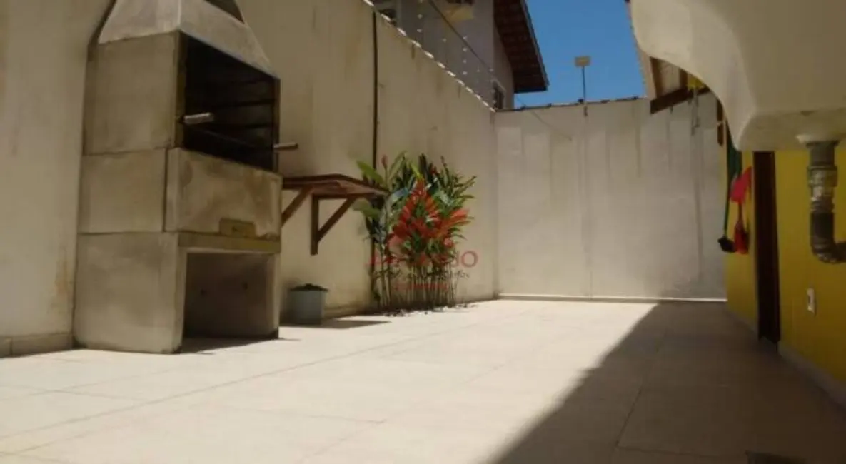 Foto 5 de Sobrado com 3 quartos à venda, 135m2 em Ubatuba - SP