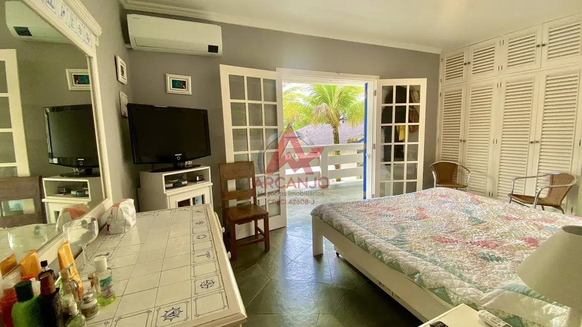 Foto 4 de Casa com 8 quartos à venda, 800m2 em Ubatuba - SP