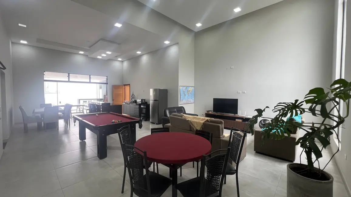 Casa com 4 quartos à venda, 450m2 em Ubatuba - SP - imagem 3 Foto 3 de Casa com 4 quartos à venda, 450m2 em Ubatuba - SP