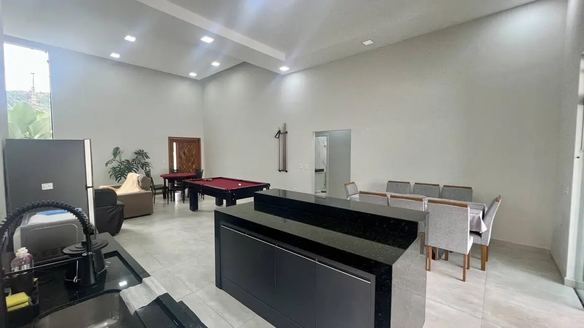 Casa com 4 quartos à venda, 450m2 em Ubatuba - SP - imagem 4 Foto 4 de Casa com 4 quartos à venda, 450m2 em Ubatuba - SP