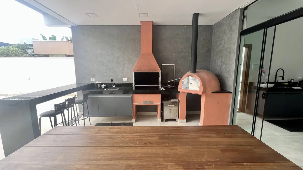 Casa com 4 quartos à venda, 450m2 em Ubatuba - SP - imagem 9 Foto 9 de Casa com 4 quartos à venda, 450m2 em Ubatuba - SP