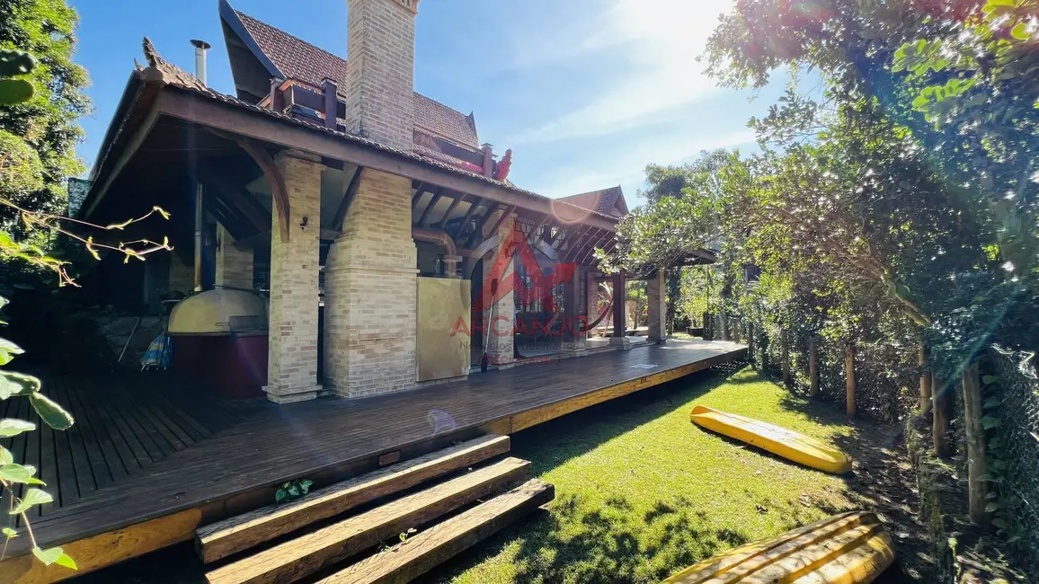 Foto 1 de Casa com 10 quartos à venda, 600m2 em Ubatuba - SP