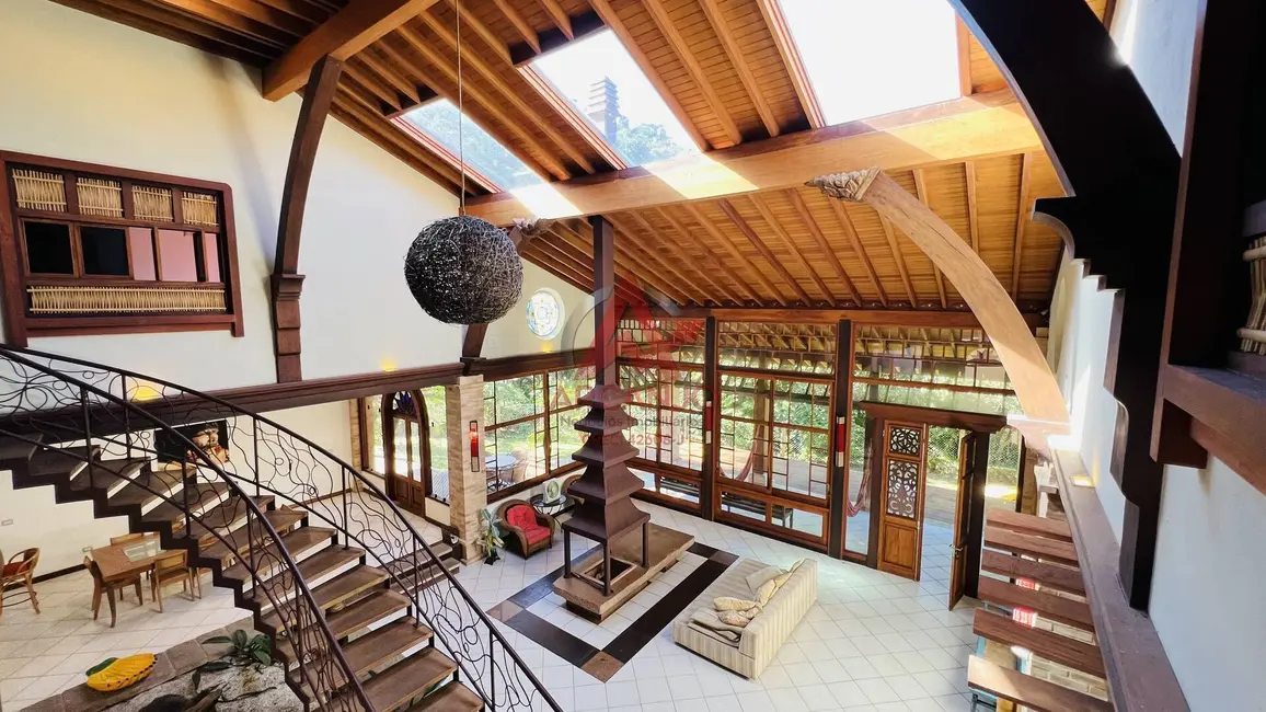 Foto 9 de Casa com 10 quartos à venda, 600m2 em Ubatuba - SP