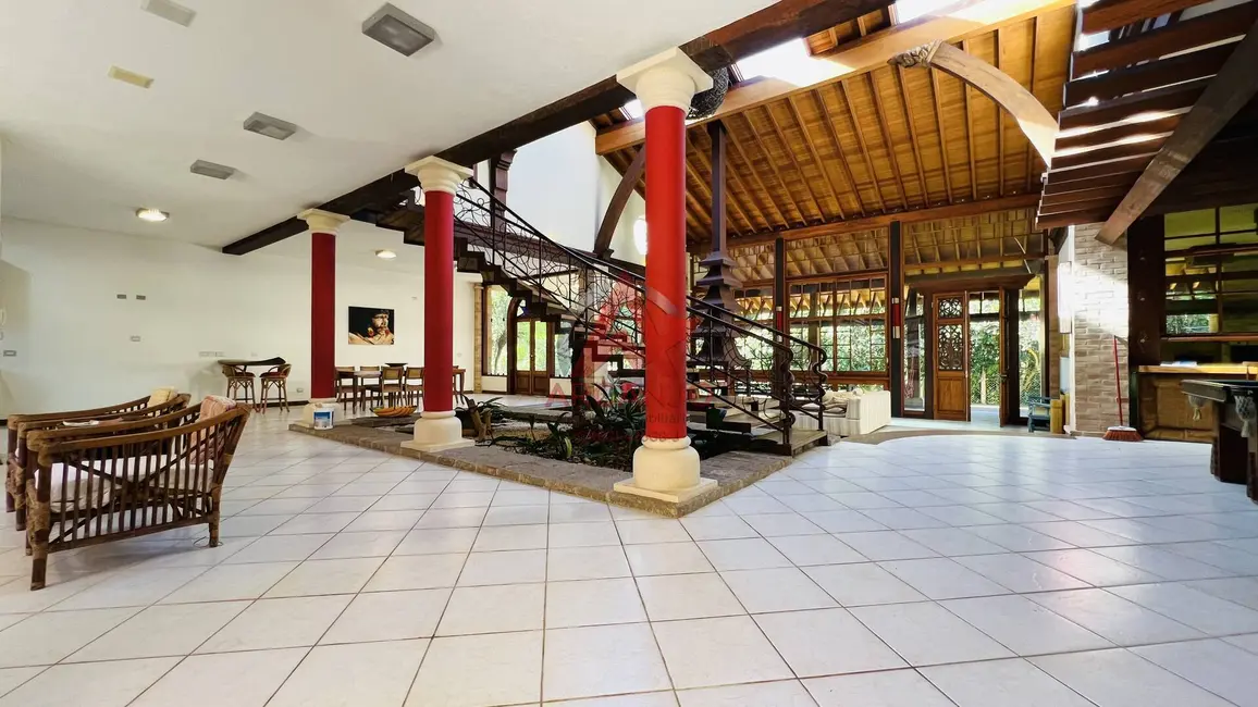 Foto 7 de Casa com 10 quartos à venda, 600m2 em Ubatuba - SP