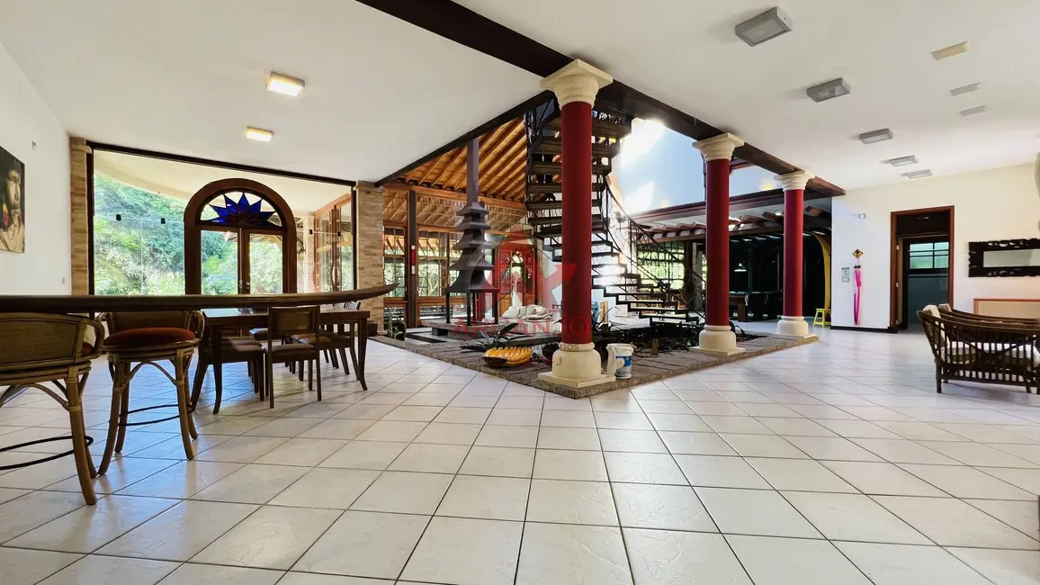 Foto 6 de Casa com 10 quartos à venda, 600m2 em Ubatuba - SP