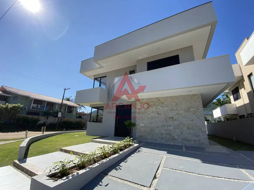 Foto 4 de Casa com 4 quartos à venda, 270m2 em Ubatuba - SP