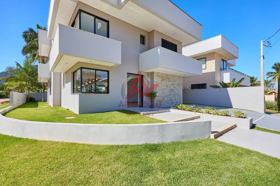 Foto 6 de Casa com 4 quartos à venda, 270m2 em Ubatuba - SP