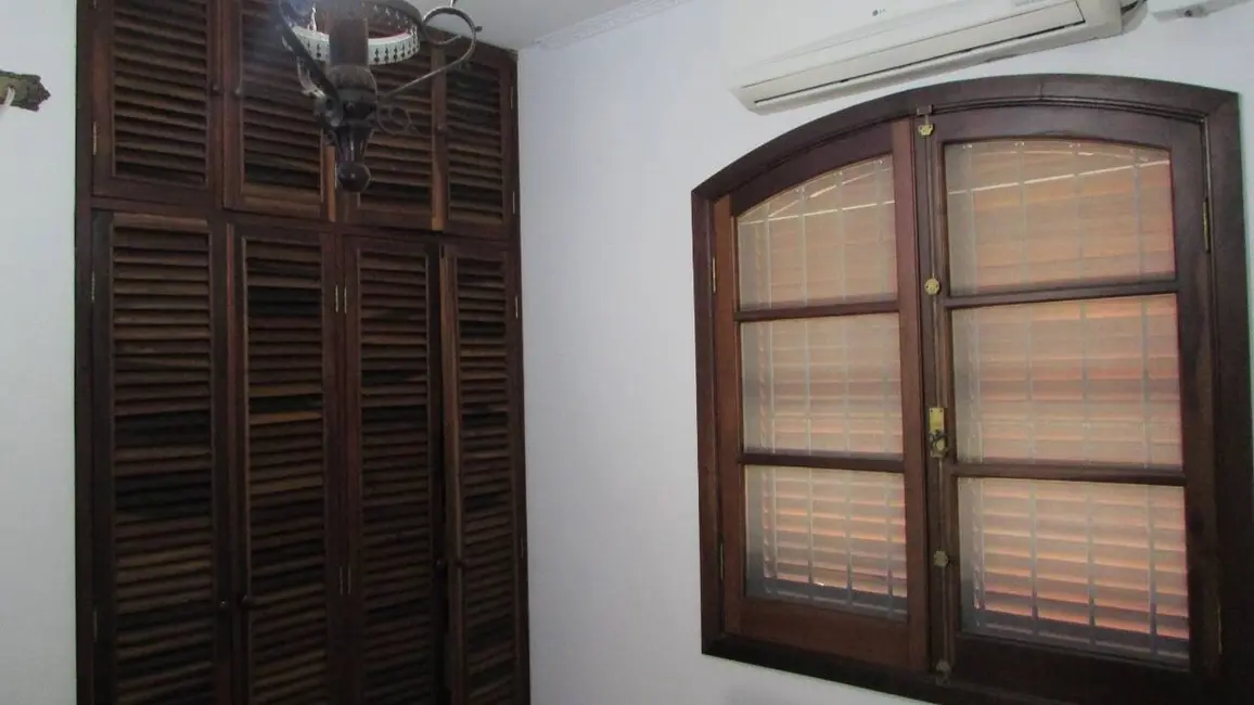 Casa com 8 quartos à venda, 320m2 em Ubatuba - SP - imagem 9 Foto 9 de Casa com 8 quartos à venda, 320m2 em Ubatuba - SP