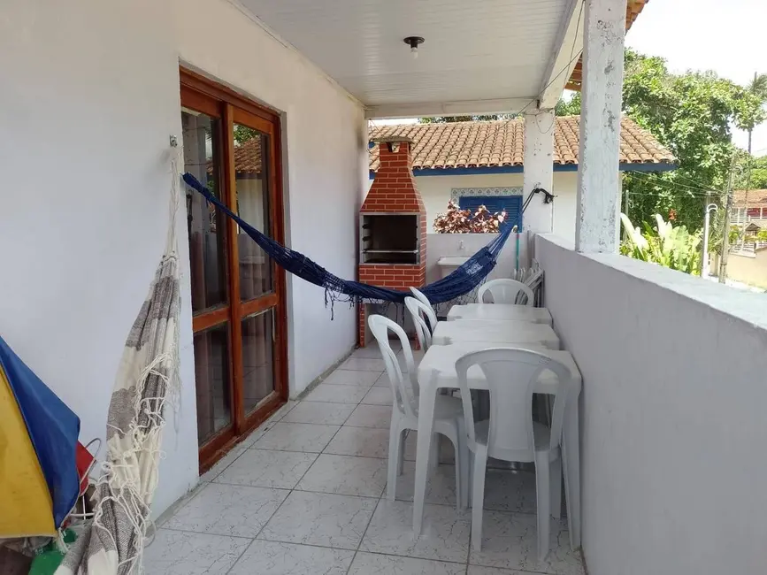 Casa com 8 quartos à venda, 320m2 em Ubatuba - SP - imagem 2 Foto 2 de Casa com 8 quartos à venda, 320m2 em Ubatuba - SP