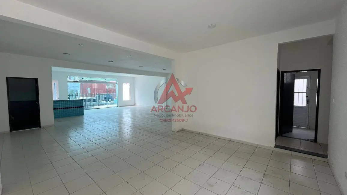 Sala Comercial para alugar, 320m2 em Centro, Ubatuba - SP - imagem 3 Foto 3 de Sala Comercial para alugar, 320m2 em Centro, Ubatuba - SP