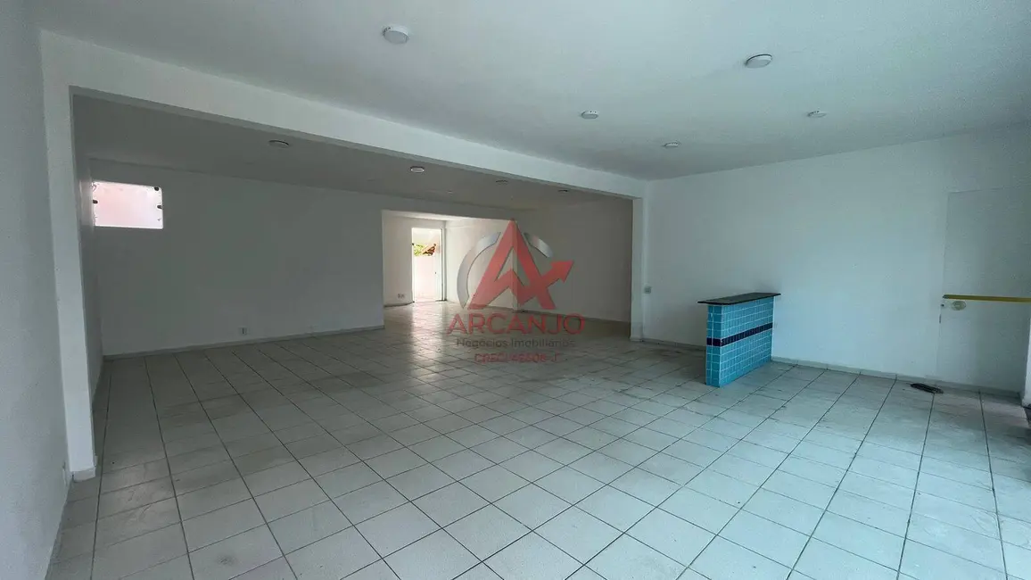 Sala Comercial para alugar, 320m2 em Centro, Ubatuba - SP - imagem 1 Foto 1 de Sala Comercial para alugar, 320m2 em Centro, Ubatuba - SP