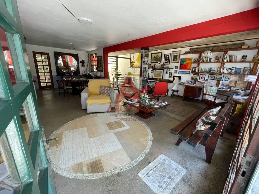 Foto 8 de Casa com 4 quartos à venda, 280m2 em Ubatuba - SP