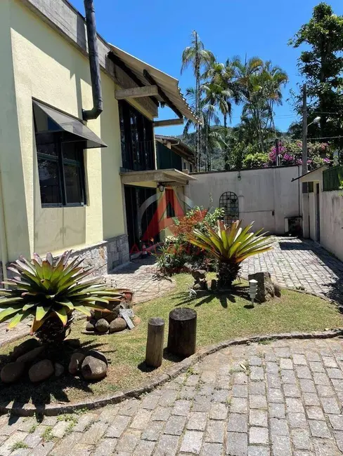 Foto 3 de Casa com 4 quartos à venda, 280m2 em Ubatuba - SP