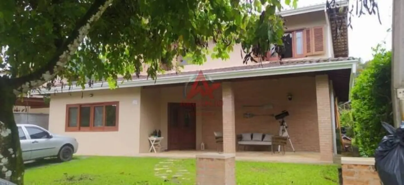 Casa com 3 quartos à venda, 180m2 em Ubatuba - SP - imagem 4 Foto 4 de Casa com 3 quartos à venda, 180m2 em Ubatuba - SP