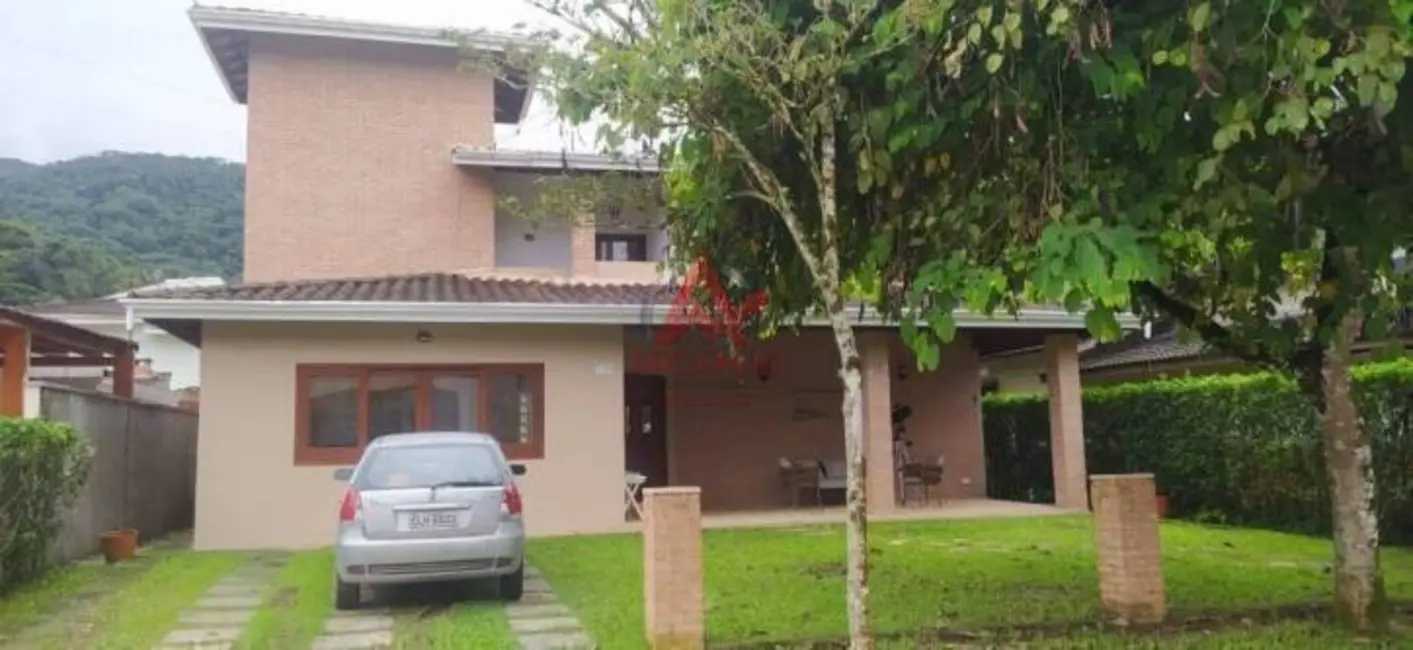 Casa com 3 quartos à venda, 180m2 em Ubatuba - SP - imagem 2 Foto 2 de Casa com 3 quartos à venda, 180m2 em Ubatuba - SP