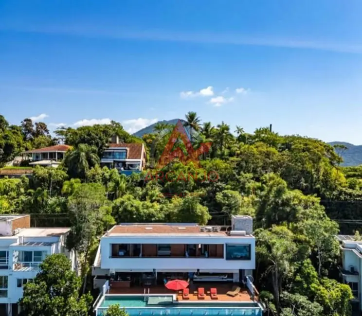 Casa com 5 quartos para alugar, 470m2 em Ubatuba - SP - imagem 1 Foto 1 de Casa com 5 quartos para alugar, 470m2 em Ubatuba - SP