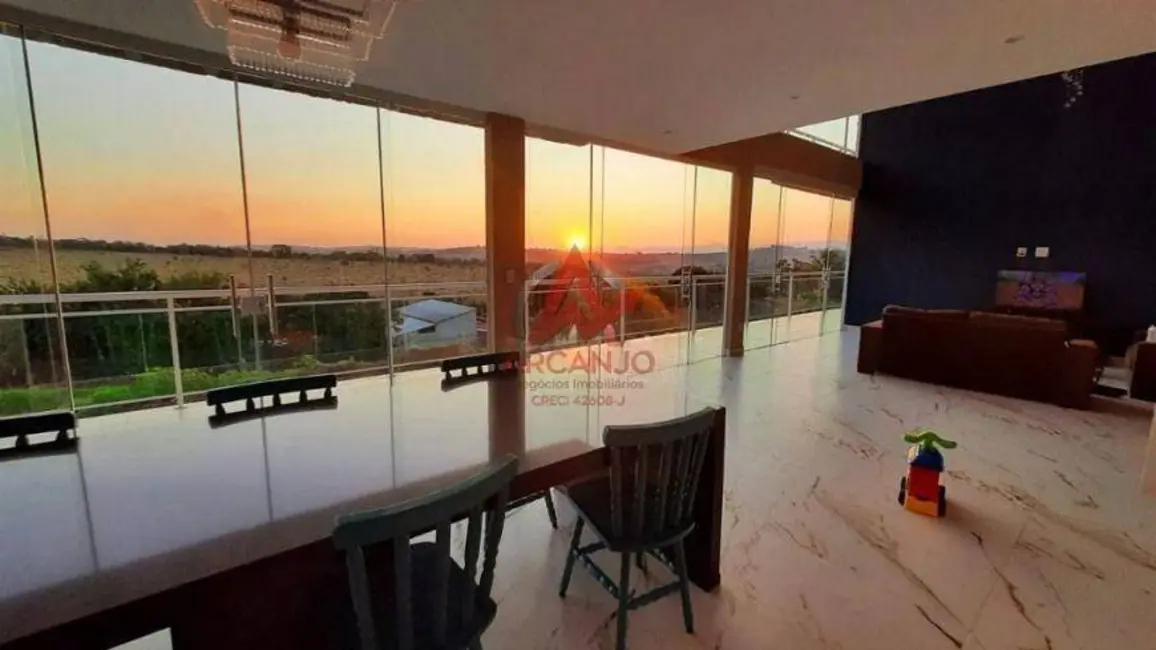 Foto 9 de Casa com 3 quartos à venda, 700m2 em Granjas Rurais Reunidas São Judas Tadeu, Taubate - SP