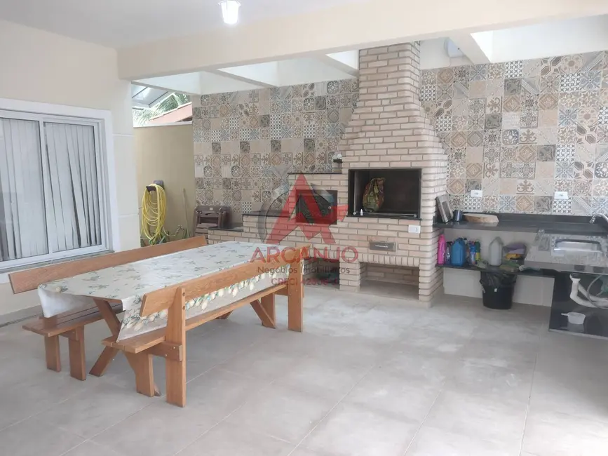 Casa com 4 quartos à venda, 180m2 em Ubatuba - SP - imagem 8 Foto 8 de Casa com 4 quartos à venda, 180m2 em Ubatuba - SP