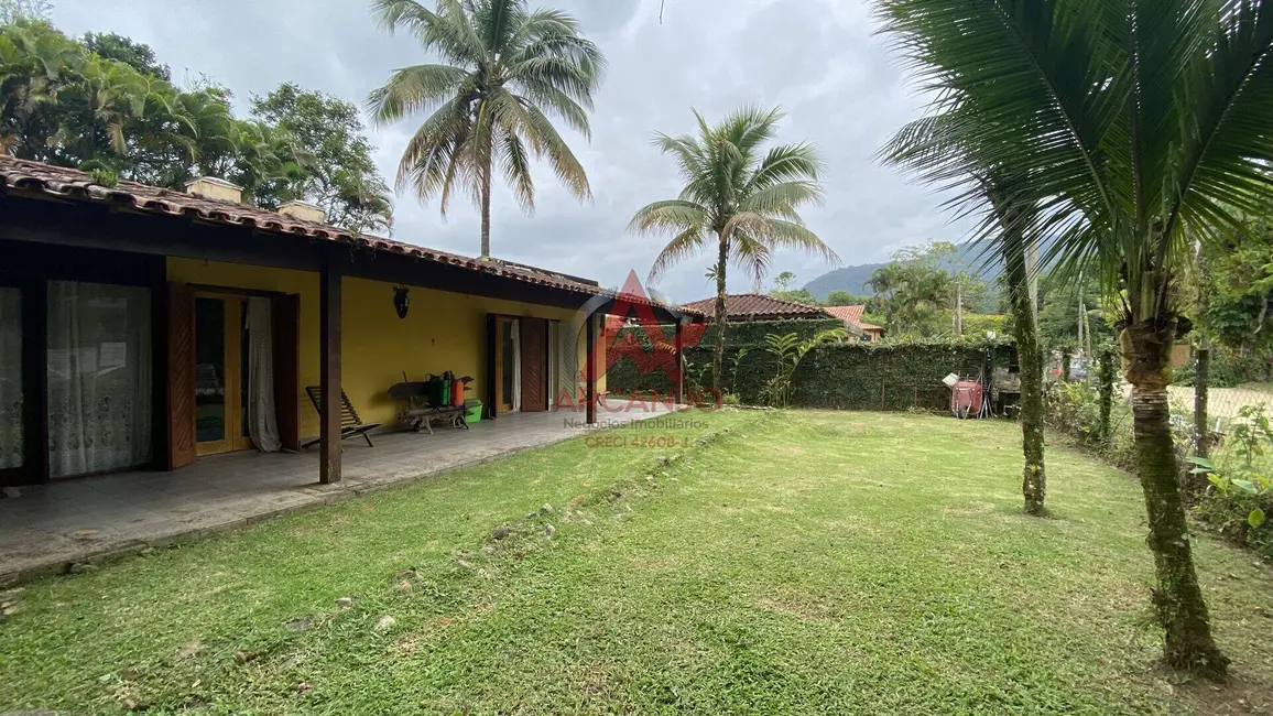 Foto 3 de Casa com 4 quartos à venda, 200m2 em Ubatuba - SP