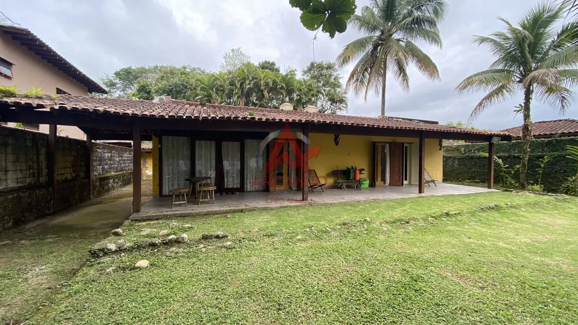Foto 2 de Casa com 4 quartos à venda, 200m2 em Ubatuba - SP