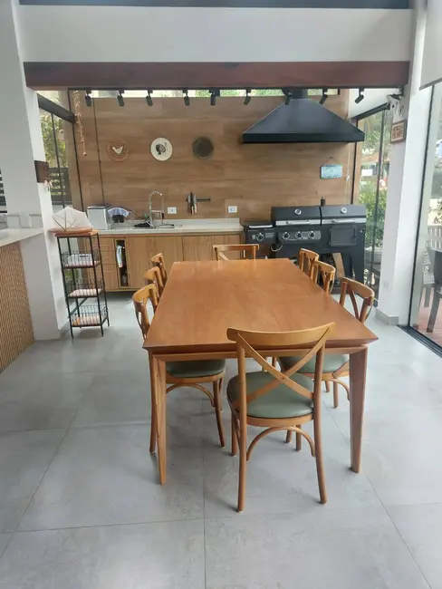 Foto 3 de Casa com 4 quartos à venda, 206m2 em Ubatuba - SP