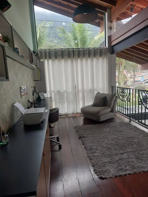 Foto 6 de Casa com 4 quartos à venda, 206m2 em Ubatuba - SP