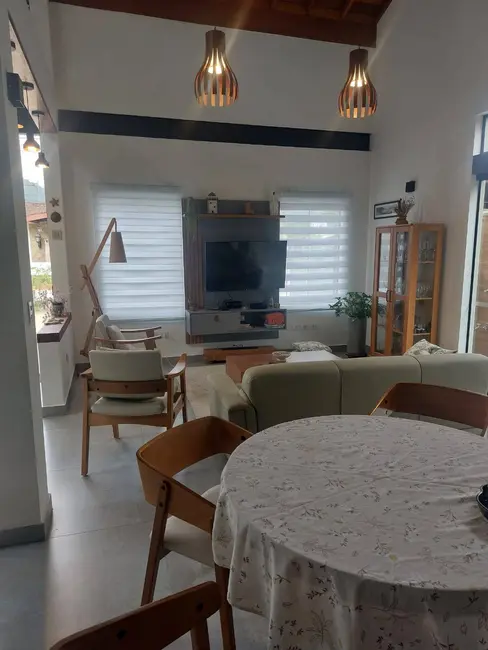 Foto 5 de Casa com 4 quartos à venda, 206m2 em Ubatuba - SP