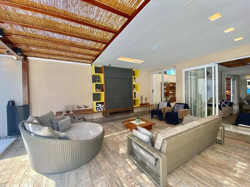 Foto 3 de Casa com 5 quartos à venda, 404m2 em Riviera de São Lourenço, Bertioga - SP