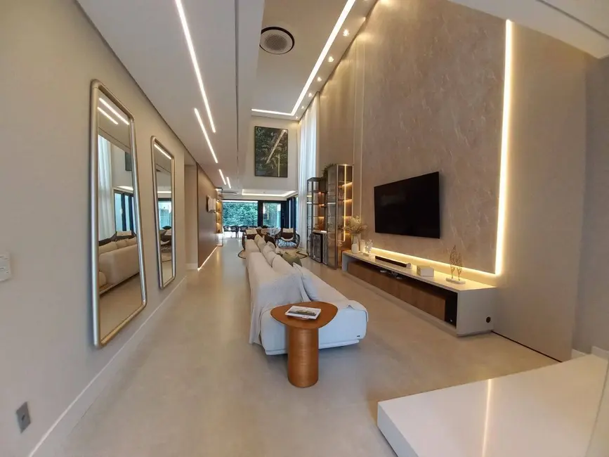 Casa com 6 quartos à venda, 455m2 em Riviera de São Lourenço, Bertioga - SP - imagem 5 Foto 5 de Casa com 6 quartos à venda, 455m2 em Riviera de São Lourenço, Bertioga - SP