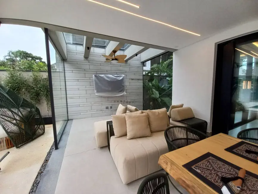 Casa com 6 quartos à venda, 455m2 em Riviera de São Lourenço, Bertioga - SP - imagem 7 Foto 7 de Casa com 6 quartos à venda, 455m2 em Riviera de São Lourenço, Bertioga - SP