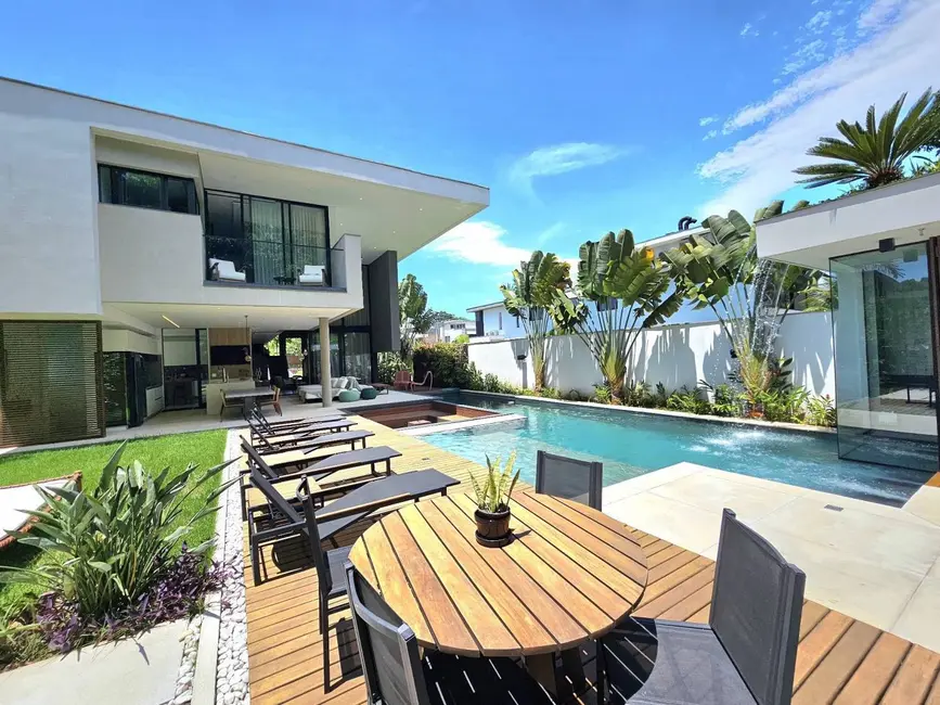 Casa com 6 quartos à venda, 670m2 em Bertioga - SP - imagem 4 Foto 4 de Casa com 6 quartos à venda, 670m2 em Bertioga - SP