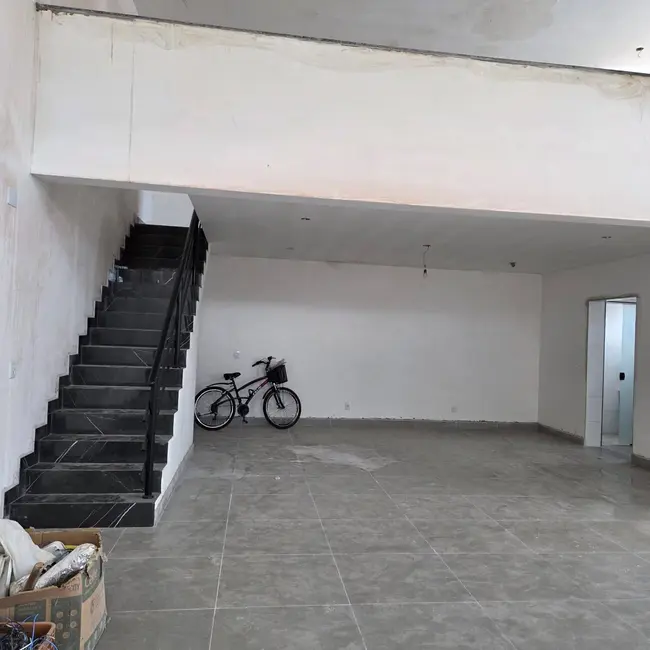 Sala Comercial para alugar, 255m2 em Ubatuba - SP - imagem 3 Foto 3 de Sala Comercial para alugar, 255m2 em Ubatuba - SP