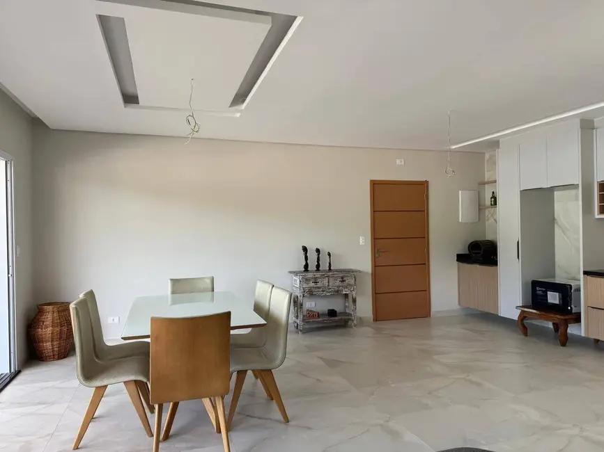 Cobertura com 3 quartos para alugar, 150m2 em Ubatuba - SP - imagem 8 Foto 8 de Cobertura com 3 quartos para alugar, 150m2 em Ubatuba - SP