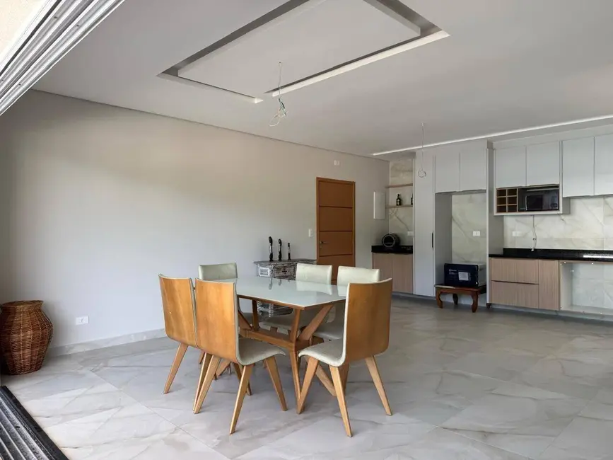 Cobertura com 3 quartos para alugar, 150m2 em Ubatuba - SP - imagem 6 Foto 6 de Cobertura com 3 quartos para alugar, 150m2 em Ubatuba - SP