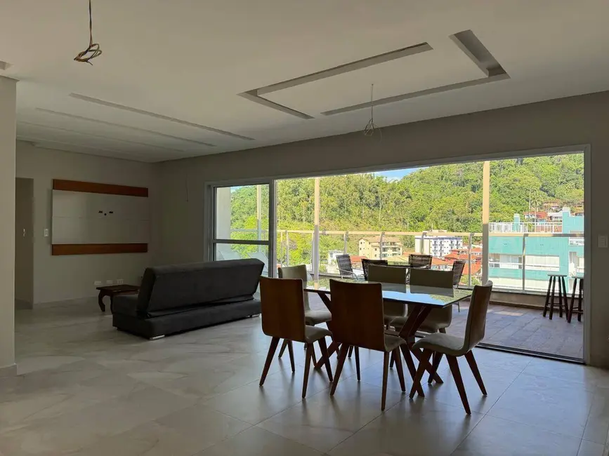 Cobertura com 3 quartos para alugar, 150m2 em Ubatuba - SP - imagem 4 Foto 4 de Cobertura com 3 quartos para alugar, 150m2 em Ubatuba - SP