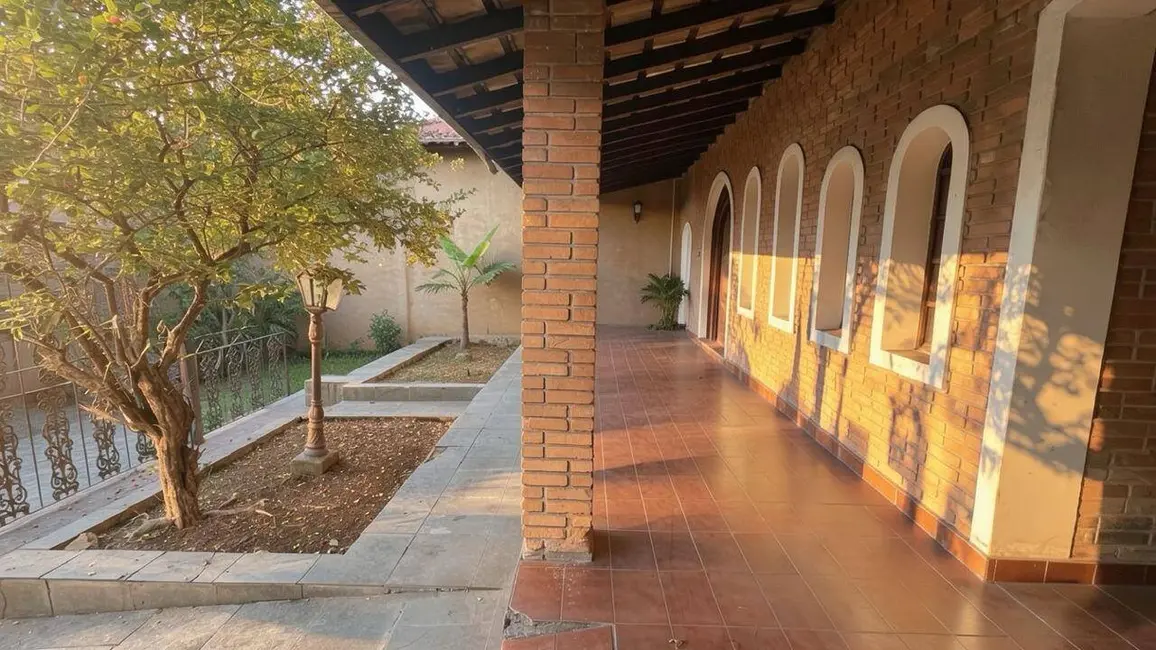 Casa com 4 quartos à venda e para alugar, 330m2 em Ubatuba - SP - imagem 5 Foto 5 de Casa com 4 quartos à venda e para alugar, 330m2 em Ubatuba - SP