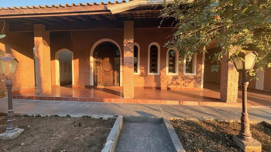 Casa com 4 quartos à venda e para alugar, 330m2 em Ubatuba - SP - imagem 4 Foto 4 de Casa com 4 quartos à venda e para alugar, 330m2 em Ubatuba - SP