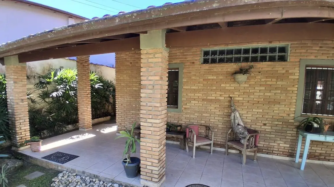Casa com 3 quartos à venda, 324m2 em Ubatuba - SP - imagem 3 Foto 3 de Casa com 3 quartos à venda, 324m2 em Ubatuba - SP