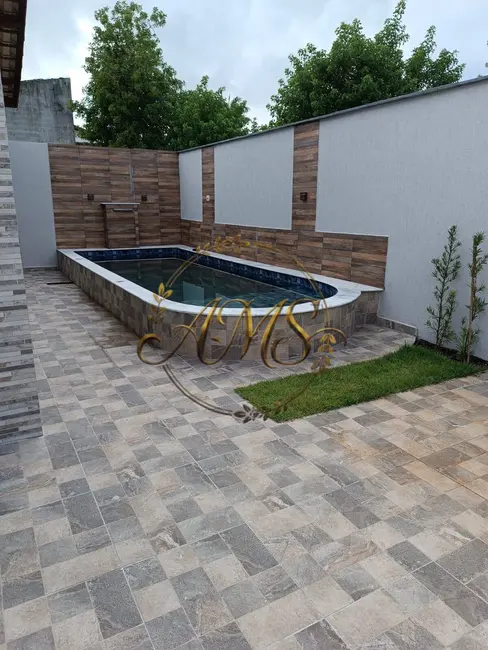 Foto 2 de Casa com 3 quartos à venda, 65m2 em Itanhaem - SP