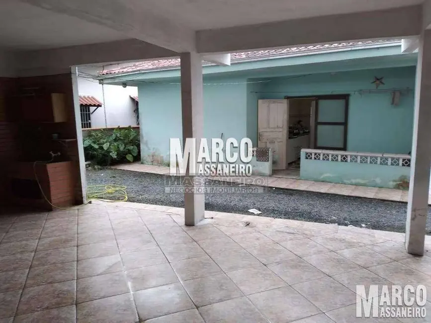 Casa com 3 quartos à venda, 834m2 em Centro, Balneario Barra Do Sul - SC - imagem 6 Foto 6 de Casa com 3 quartos à venda, 834m2 em Centro, Balneario Barra Do Sul - SC