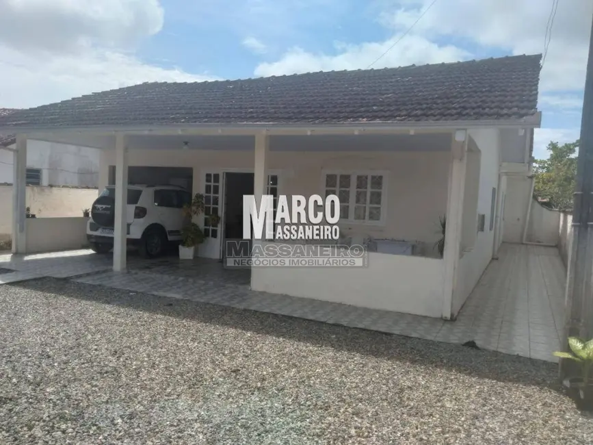 Casa com 4 quartos à venda, 240m2 em Balneario Barra Do Sul - SC - imagem 5 Foto 5 de Casa com 4 quartos à venda, 240m2 em Balneario Barra Do Sul - SC