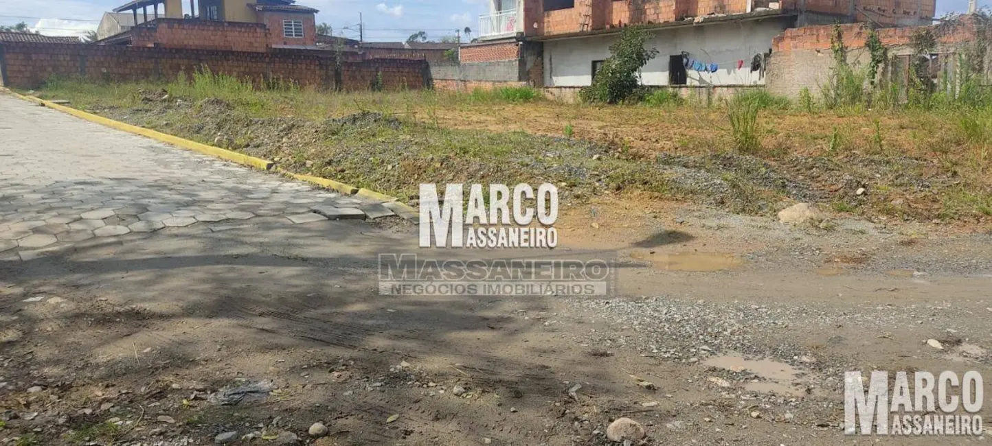 Foto 1 de Terreno / Lote à venda, 540m2 em Centro, Araquari - SC