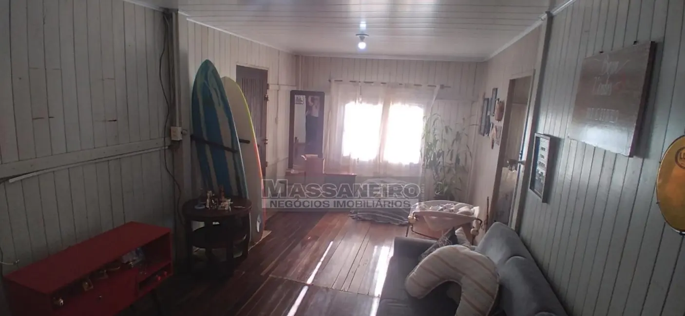 Casa com 4 quartos à venda, 383m2 em Balneario Barra Do Sul - SC - imagem 4 Foto 4 de Casa com 4 quartos à venda, 383m2 em Balneario Barra Do Sul - SC