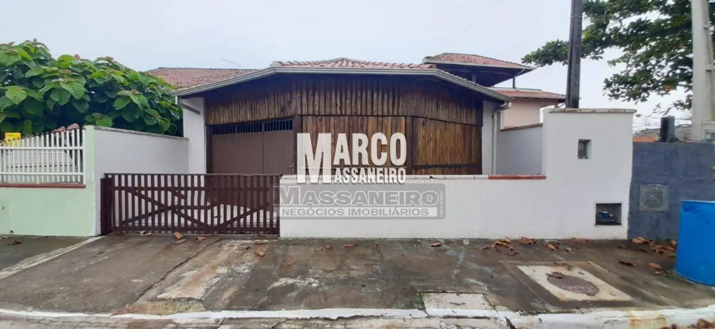 Casa com 4 quartos à venda, 209m2 em Centro, Balneario Barra Do Sul - SC - imagem 2 Foto 2 de Casa com 4 quartos à venda, 209m2 em Centro, Balneario Barra Do Sul - SC