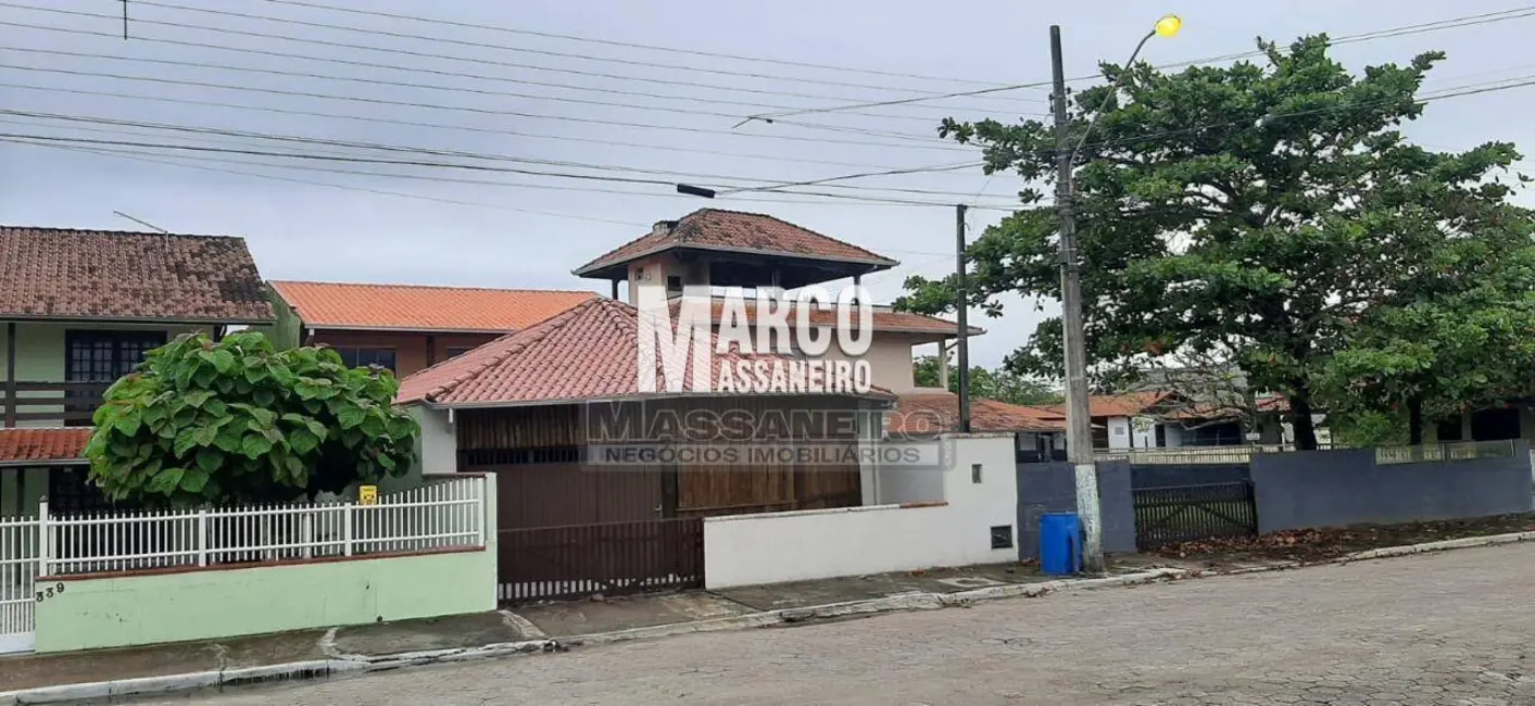 Casa com 4 quartos à venda, 209m2 em Centro, Balneario Barra Do Sul - SC - imagem 3 Foto 3 de Casa com 4 quartos à venda, 209m2 em Centro, Balneario Barra Do Sul - SC